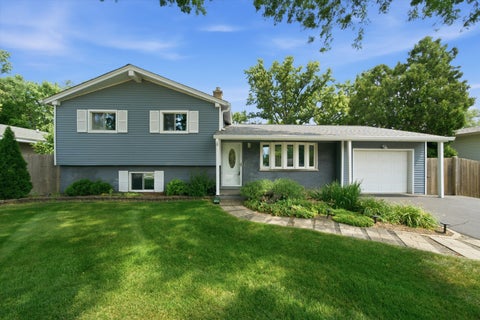 Photo of 22W452 Sycamore Drive, Glen Ellyn, IL 60137 (MLS # 12717364)