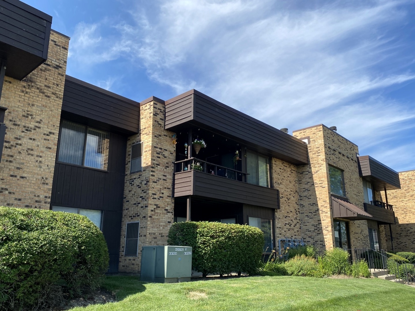 1411 N Sterling Avenue 202