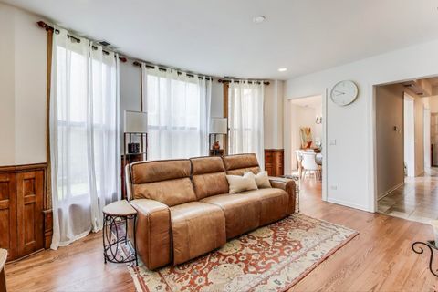 Tiny photo for 4553 S Ellis Avenue, Chicago, IL 60653 (MLS # 12351897)