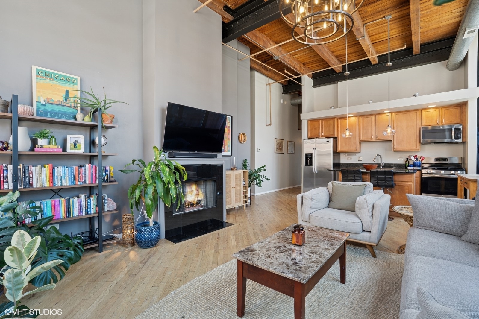 226 N CLINTON Street 204