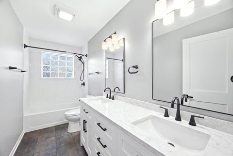 Tiny photo for 33 Cranbrook Drive, Des Plaines, IL 60016 (MLS # 12752978)