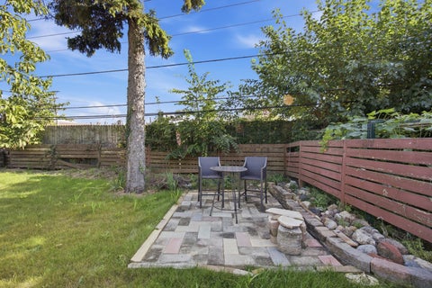 Tiny photo for 33 Cranbrook Drive, Des Plaines, IL 60016 (MLS # 12752978)