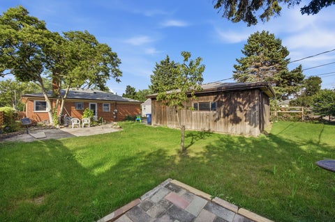 Tiny photo for 33 Cranbrook Drive, Des Plaines, IL 60016 (MLS # 12752978)
