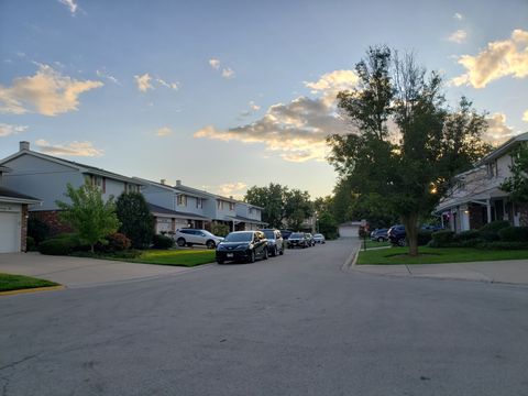 Tiny photo for 1643 Castbourne Court, Wheaton, IL 60189 (MLS # 12503790)