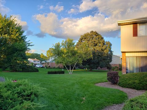 Tiny photo for 1643 Castbourne Court, Wheaton, IL 60189 (MLS # 12503790)