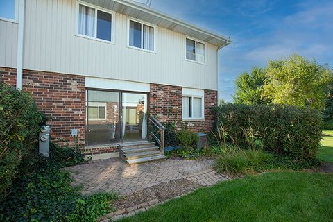 Tiny photo for 1643 Castbourne Court, Wheaton, IL 60189 (MLS # 12503790)