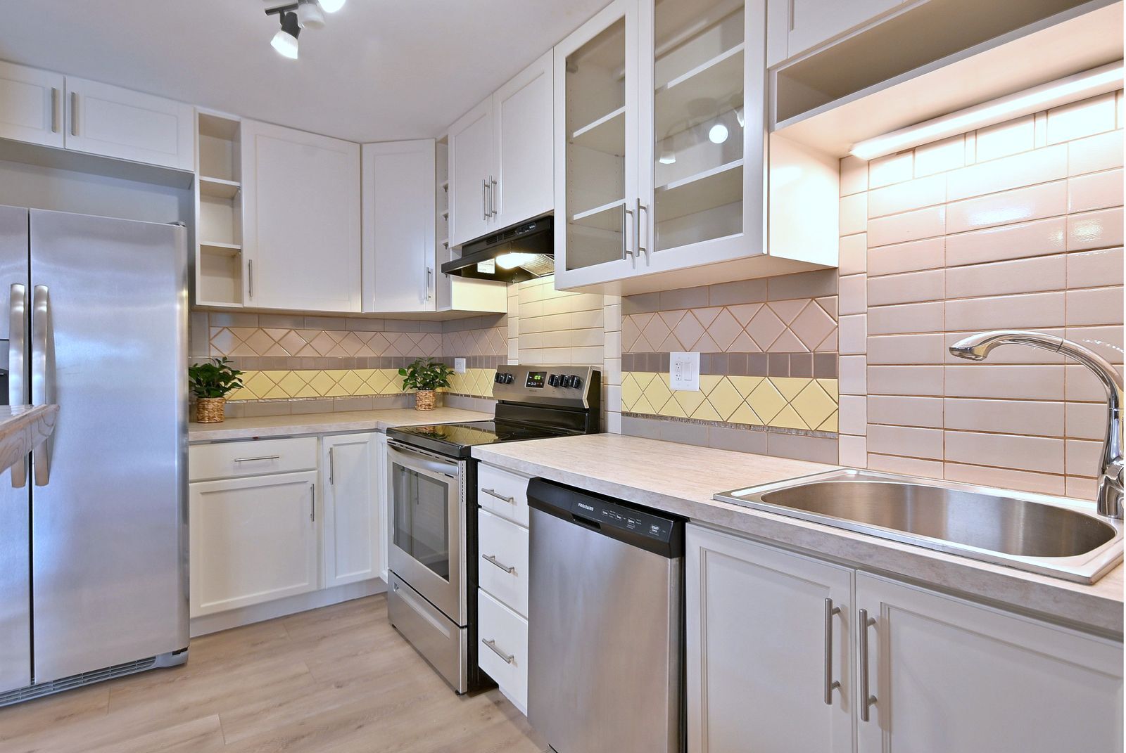 842 E Old Willow Road 107