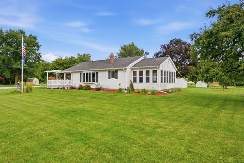 Photo of 414 W 19th Avenue, Coal Valley, IL 61240 (MLS # 12698109)