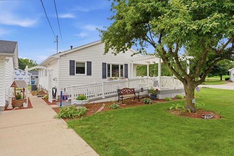 Tiny photo for 414 W 19th Avenue, Coal Valley, IL 61240 (MLS # 12698109)