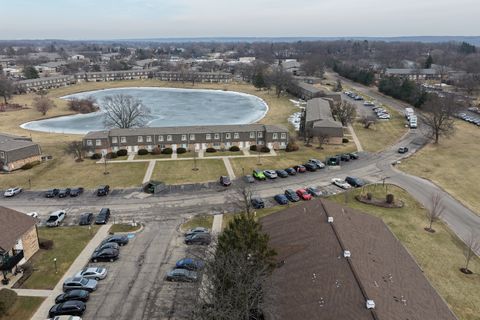 Tiny photo for 3A KINGERY QUARTER #103, Willowbrook, IL 60527 (MLS # 12573195)