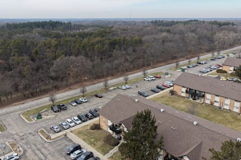 Tiny photo for 3A KINGERY QUARTER #103, Willowbrook, IL 60527 (MLS # 12573195)