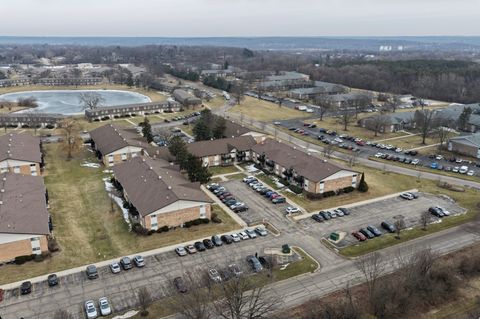 Tiny photo for 3A KINGERY QUARTER #103, Willowbrook, IL 60527 (MLS # 12573195)