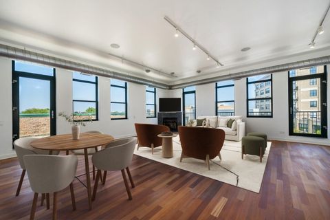 Tiny photo for 1623 W Melrose Street #501, Chicago, IL 60657 (MLS # 12479619)