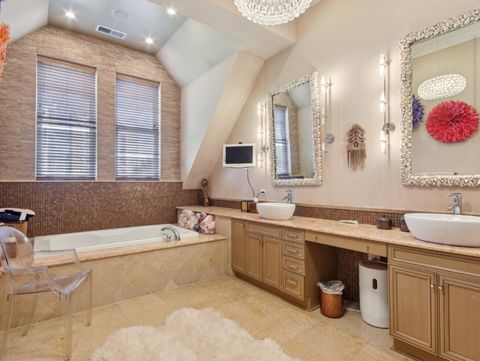 Tiny photo for 1919 S PRAIRIE Avenue #3, Chicago, IL 60616 (MLS # 12472878)