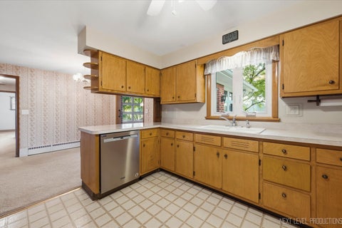 Tiny photo for 610 North Avenue, Batavia, IL 60510 (MLS # 12783042)