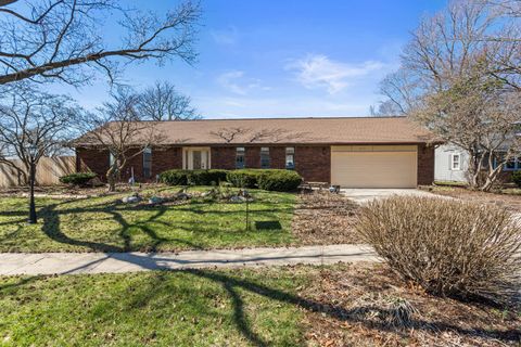 Photo of 2317 Brookshire Drive E, Champaign, IL 61821 (MLS # 12583970)