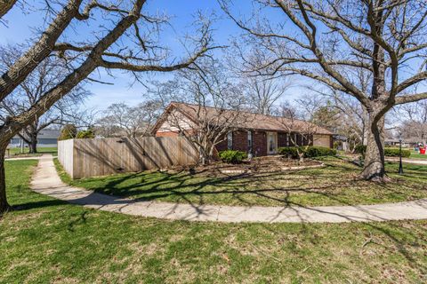 Tiny photo for 2317 Brookshire Drive E, Champaign, IL 61821 (MLS # 12583970)