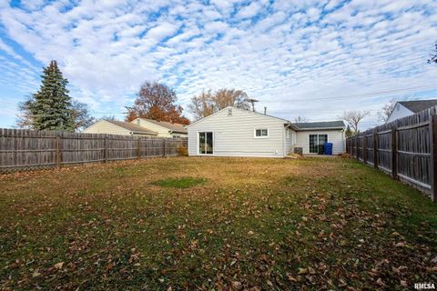 Tiny photo for 2449 W 13TH Street, Davenport, IA 52804 (MLS # QC4269491)