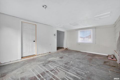 Tiny photo for 2449 W 13TH Street, Davenport, IA 52804 (MLS # QC4269491)