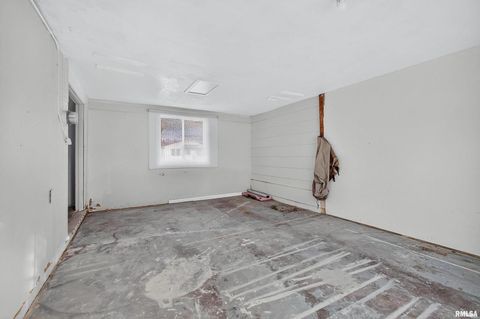 Tiny photo for 2449 W 13TH Street, Davenport, IA 52804 (MLS # QC4269491)