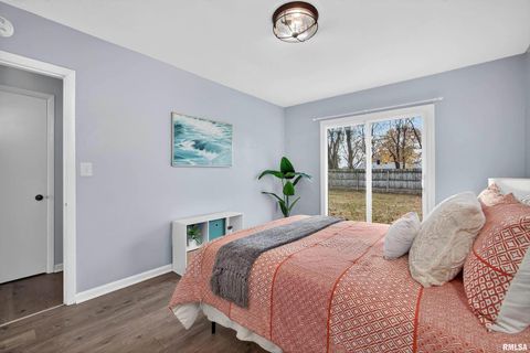 Tiny photo for 2449 W 13TH Street, Davenport, IA 52804 (MLS # QC4269491)