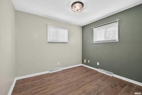 Tiny photo for 2449 W 13TH Street, Davenport, IA 52804 (MLS # QC4269491)