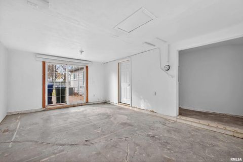 Tiny photo for 2449 W 13TH Street, Davenport, IA 52804 (MLS # QC4269491)