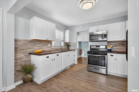 Tiny photo for 2449 W 13TH Street, Davenport, IA 52804 (MLS # QC4269491)