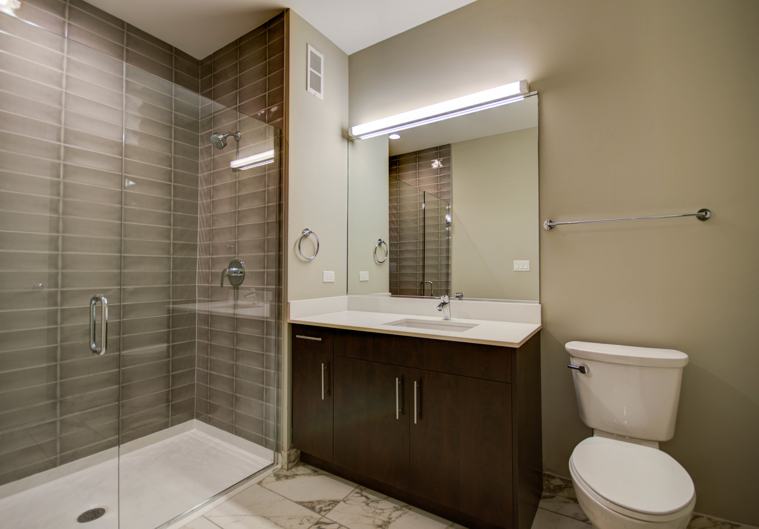 851 W Grand Avenue 303