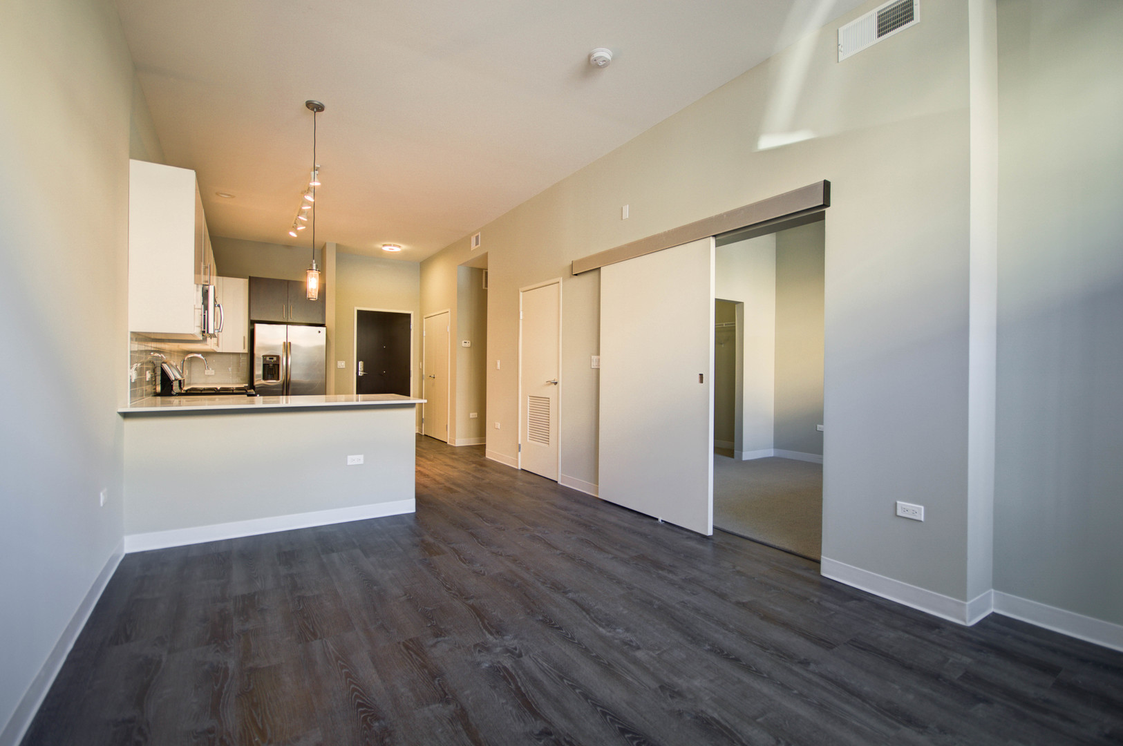 851 W Grand Avenue 303