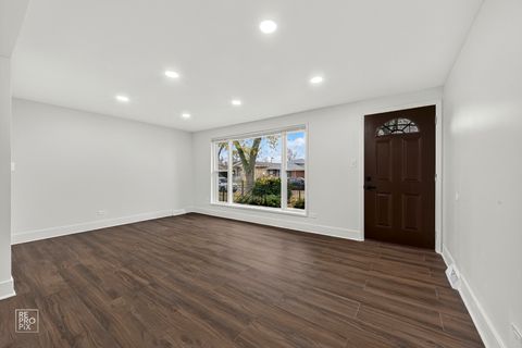 Tiny photo for 11607 S Loomis Street, Chicago, IL 60643 (MLS # 12520606)