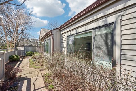 Tiny photo for 718 SHORELINE Road, Lake Barrington, IL 60010 (MLS # 12614002)