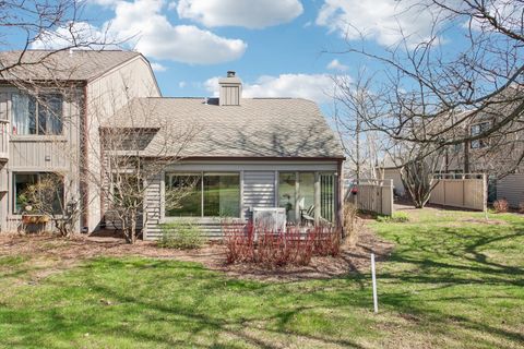 Tiny photo for 718 SHORELINE Road, Lake Barrington, IL 60010 (MLS # 12614002)
