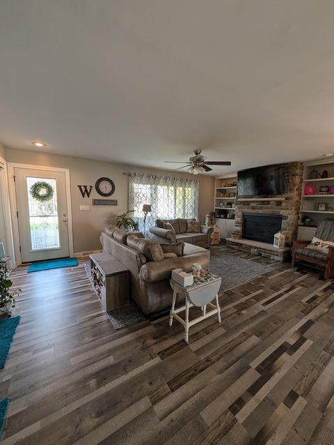 Tiny photo for 921 4H Road, Ottawa, IL 61350 (MLS # 12619348)