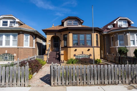 Photo of 5226 W Wolfram Street, Chicago, IL 60641 (MLS # 12774123)