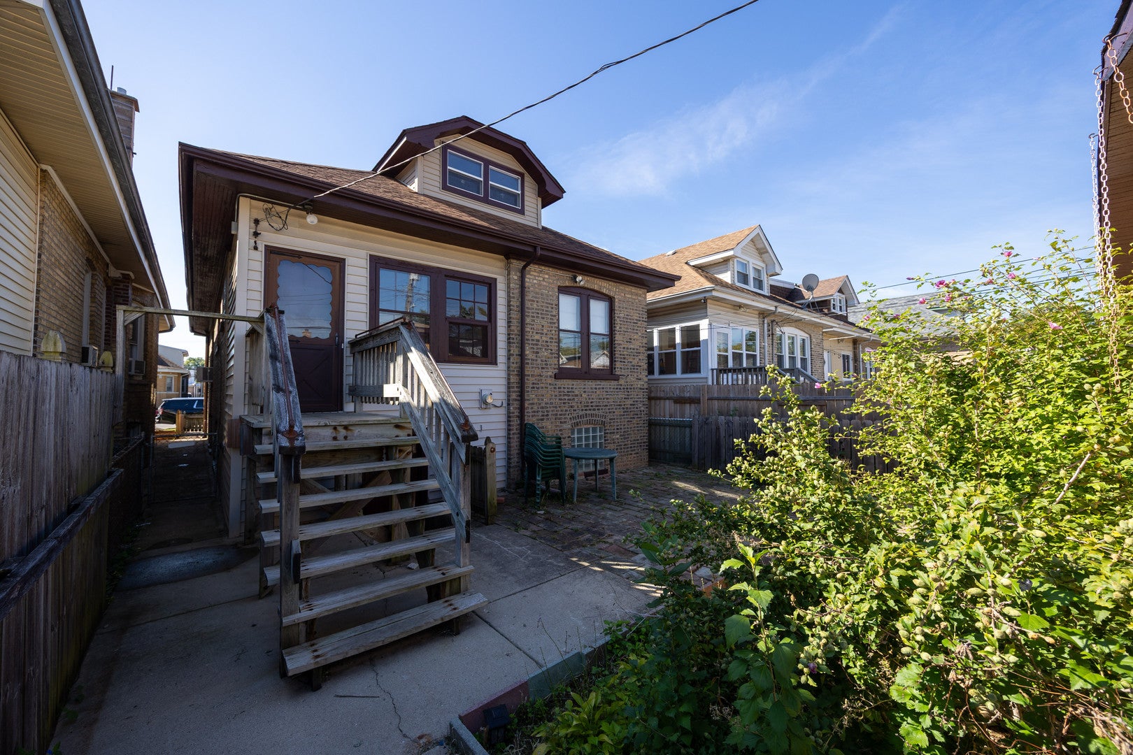 5226 W Wolfram Street