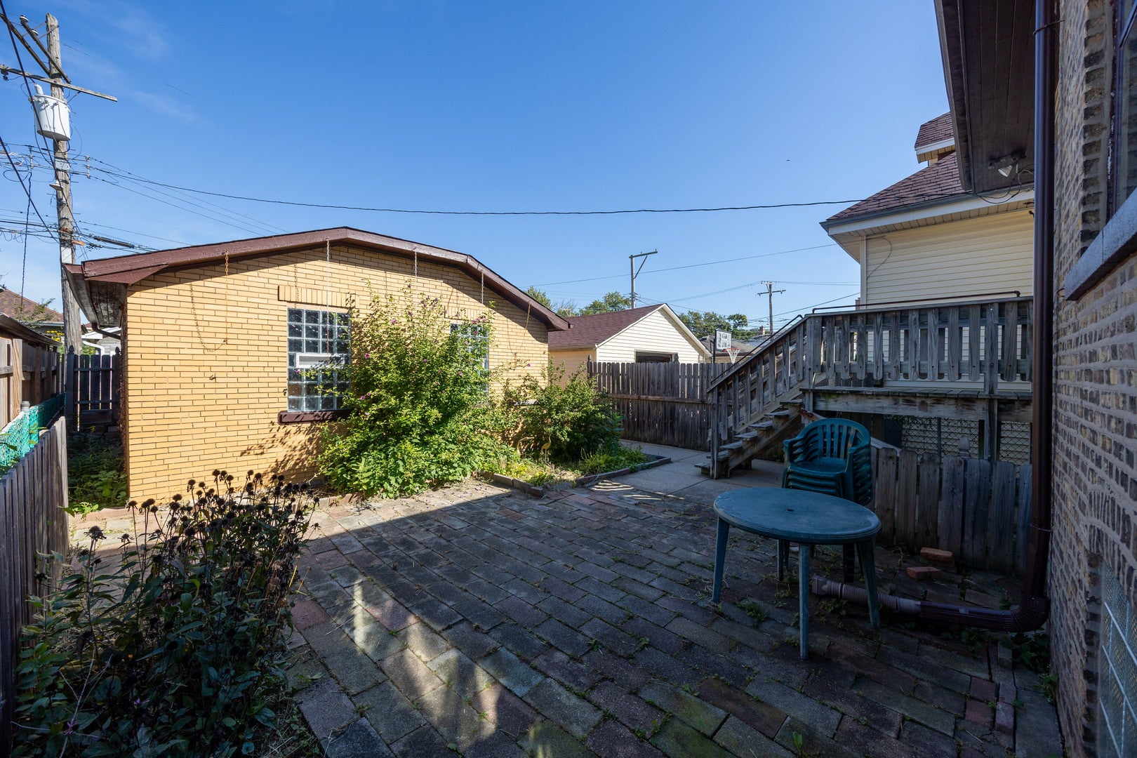 5226 W Wolfram Street