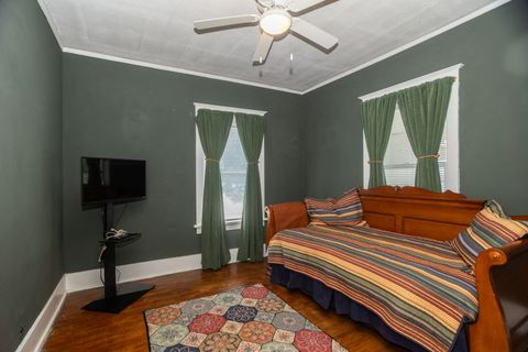 Tiny photo for 219 W Oak Avenue, Wheaton, IL 60187 (MLS # 12596354)