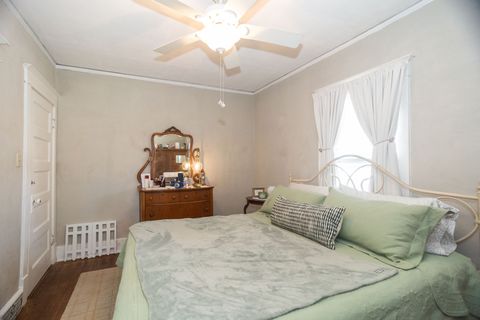 Tiny photo for 219 W Oak Avenue, Wheaton, IL 60187 (MLS # 12596354)