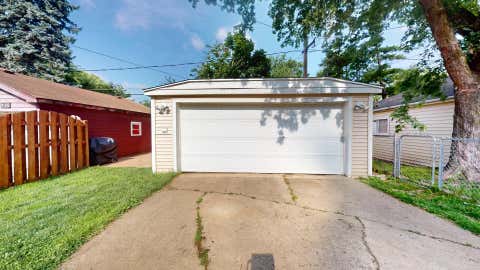 Tiny photo for 4156 Elm Avenue, Brookfield, IL 60513 (MLS # 12693302)