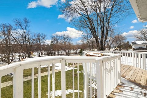 Tiny photo for 2004 E Parkview Circle, Hoffman Estates, IL 60169 (MLS # 12593542)