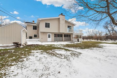 Tiny photo for 2004 E Parkview Circle, Hoffman Estates, IL 60169 (MLS # 12593542)