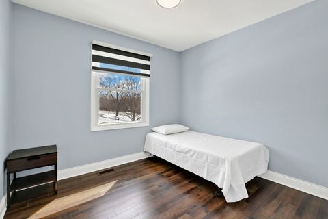 Tiny photo for 2004 E Parkview Circle, Hoffman Estates, IL 60169 (MLS # 12593542)