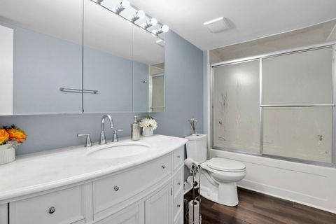 Tiny photo for 2004 E Parkview Circle, Hoffman Estates, IL 60169 (MLS # 12593542)