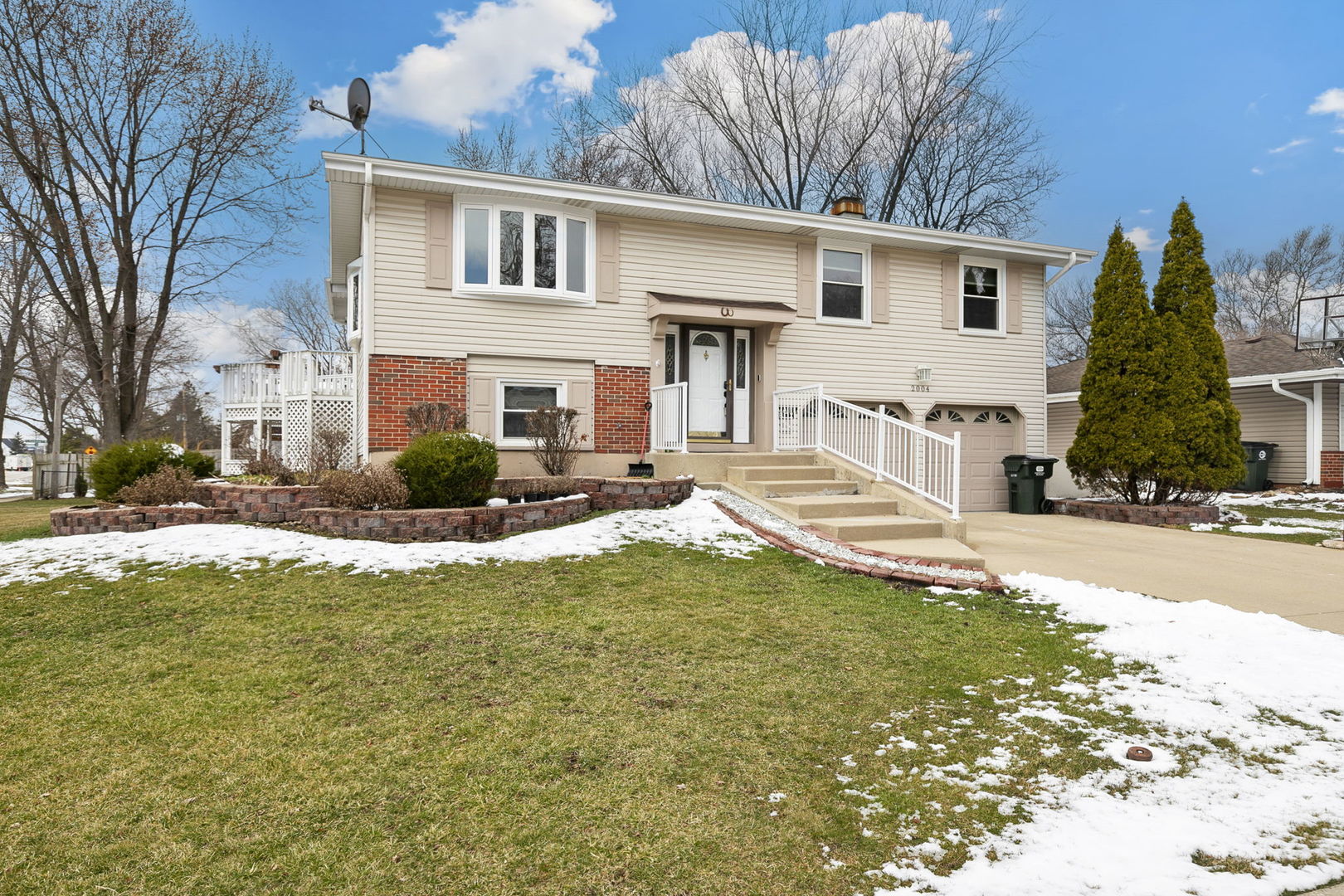 2004 E Parkview Circle