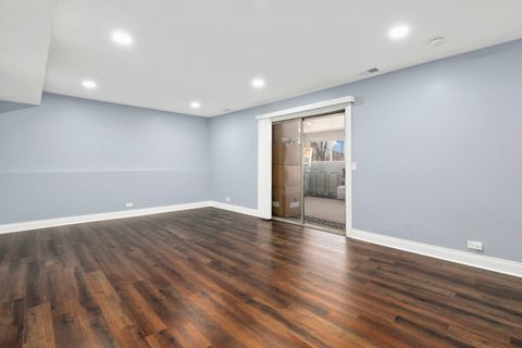 Tiny photo for 2004 E Parkview Circle, Hoffman Estates, IL 60169 (MLS # 12593542)