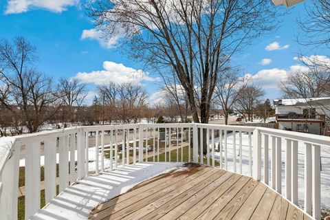 Tiny photo for 2004 E Parkview Circle, Hoffman Estates, IL 60169 (MLS # 12593542)