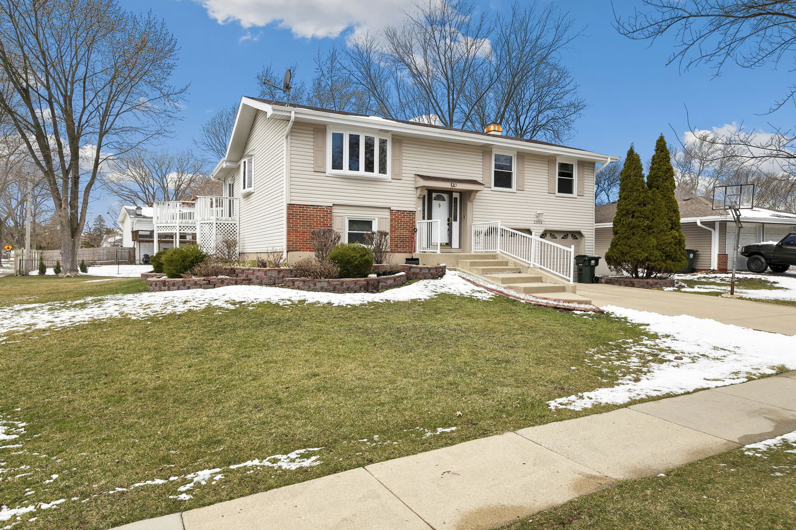 2004 E Parkview Circle