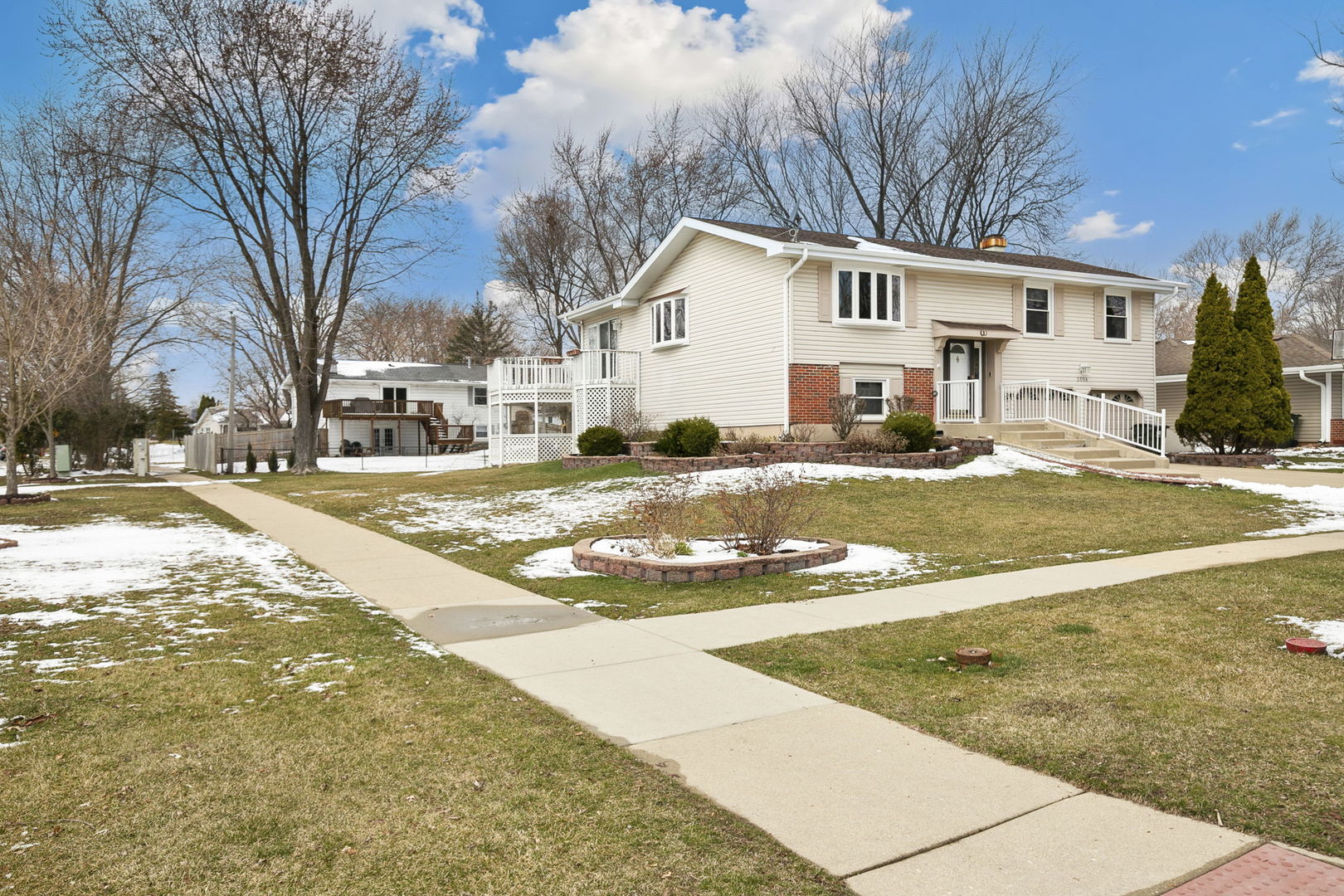 2004 E Parkview Circle