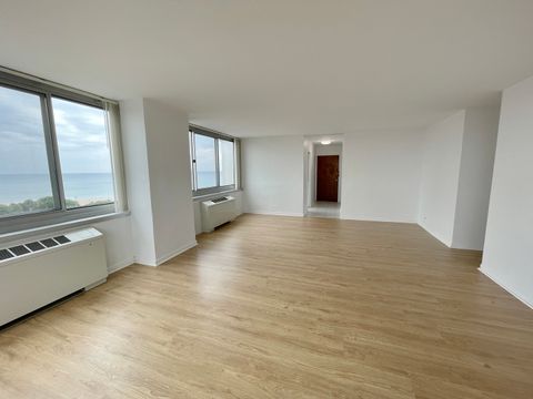 Tiny photo for 5601 N Sheridan Road #14E, Chicago, IL 60660 (MLS # 12554320)